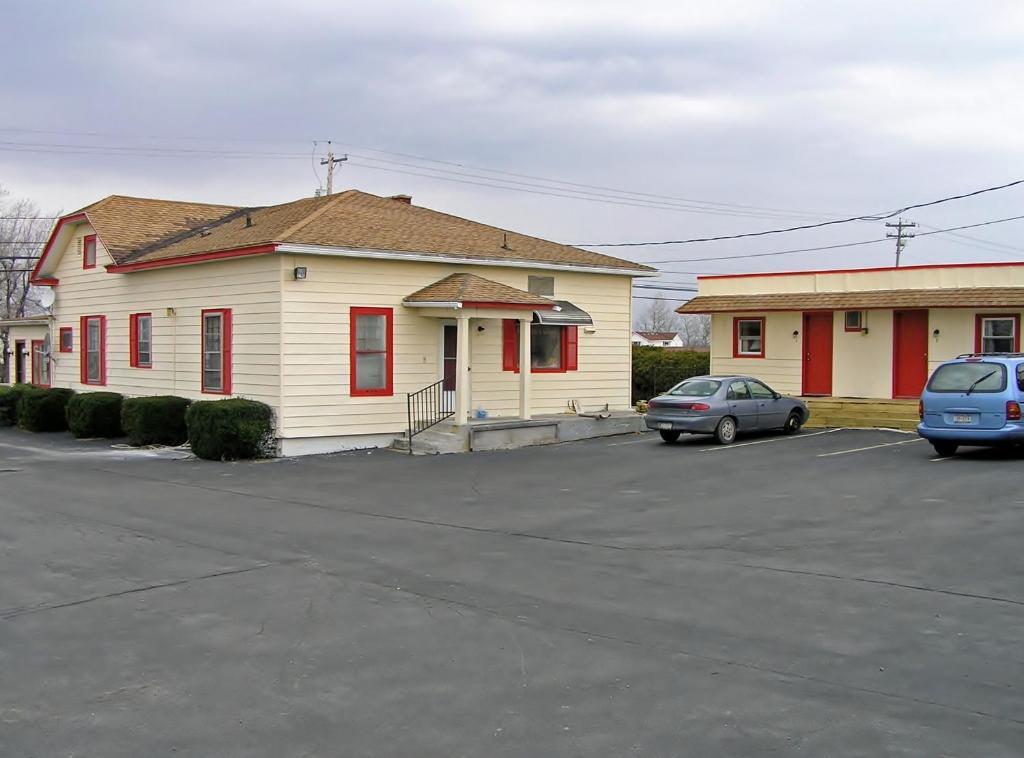 Watertown Budget Inn Exterior photo